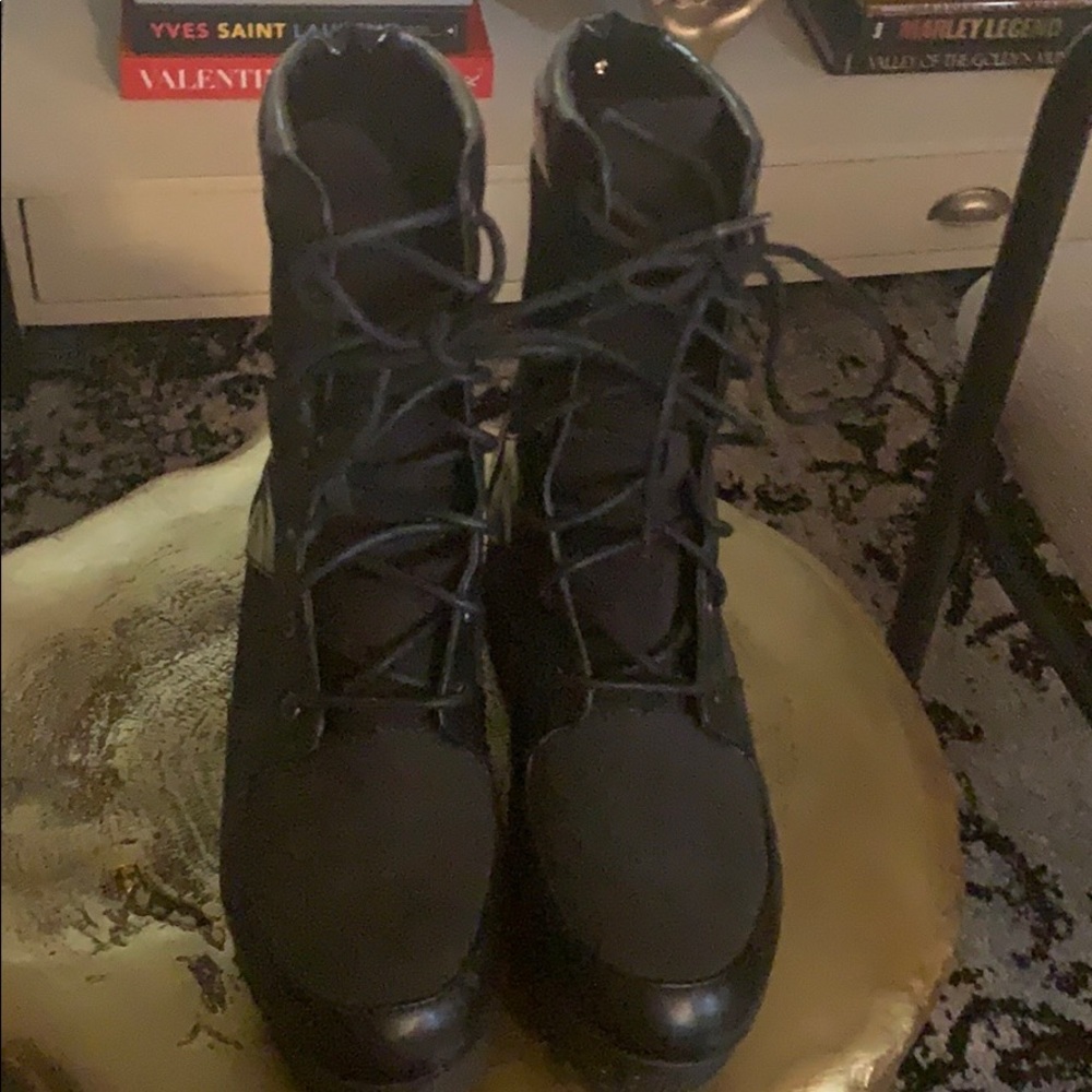 Urban Outfitters Chunky Combat Boots - Picture 5 of 5